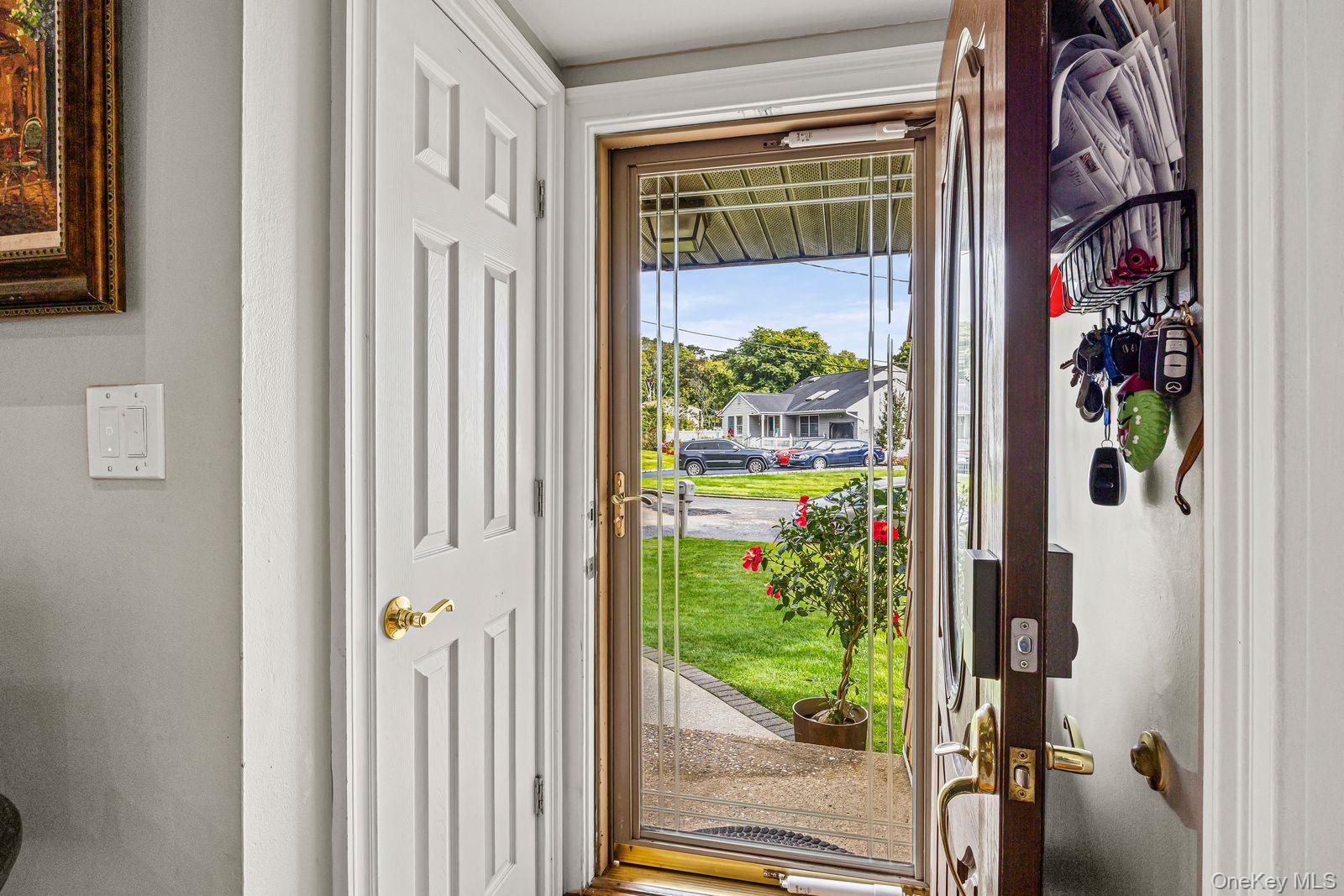 22 Larry Road Selden, NY 11784 - Photo 4 of 36