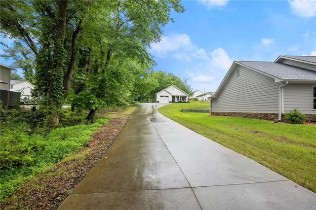 a view of a back yard of the house