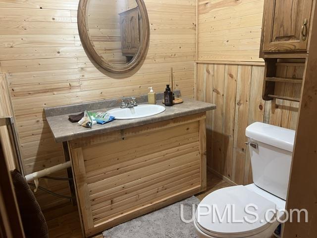 701 South Lincoln Road Escanaba, MI 49829 - Photo 32 of 44