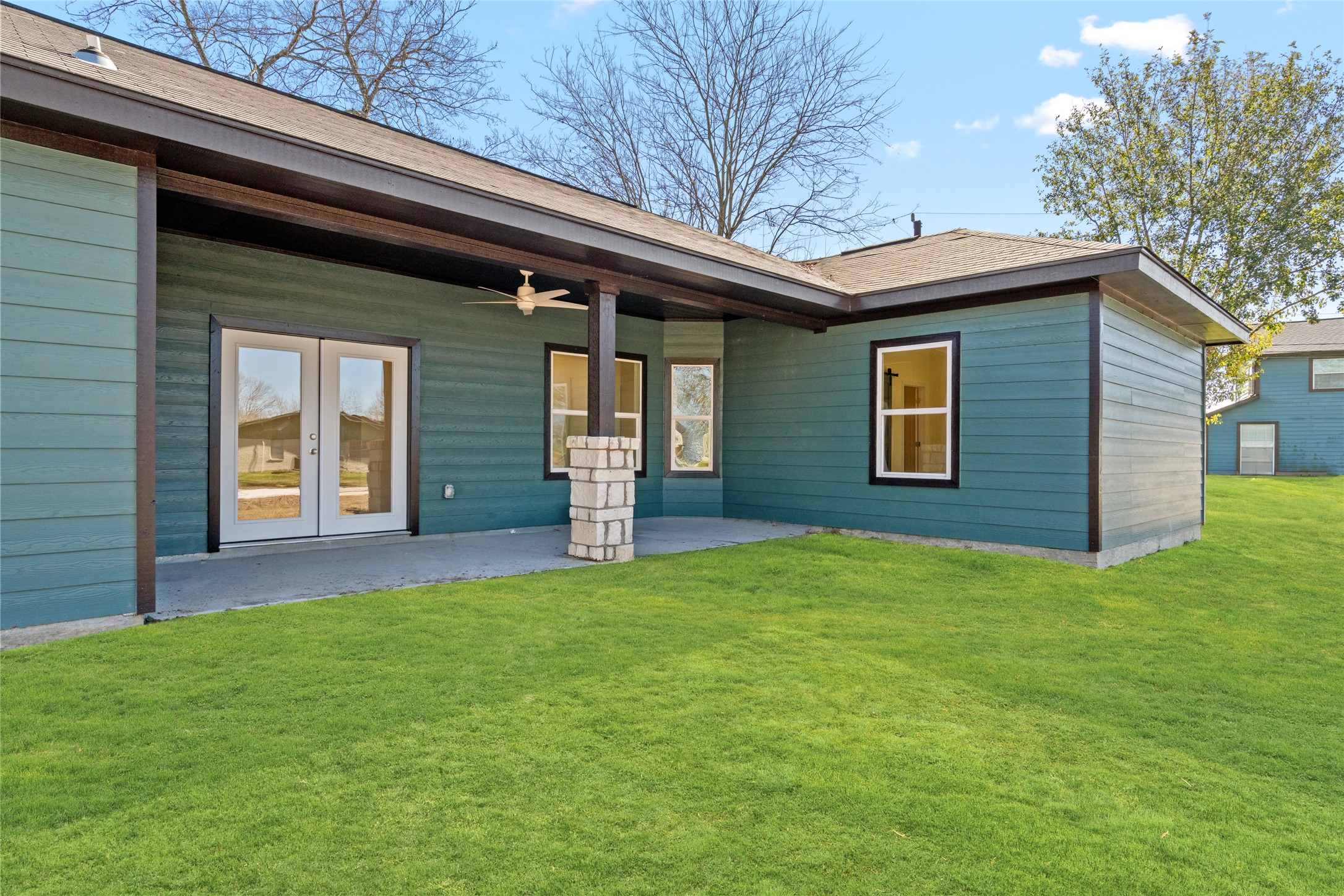 4656 North Teague Street Rosharon, TX 77583 - Photo 7 of 41 Private backyard space ready for gatherings, pets, or future customization.