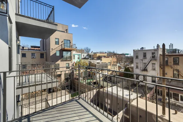 $1,499,000 | 110 Luquer Street, Unit 2 | Carroll Gardens