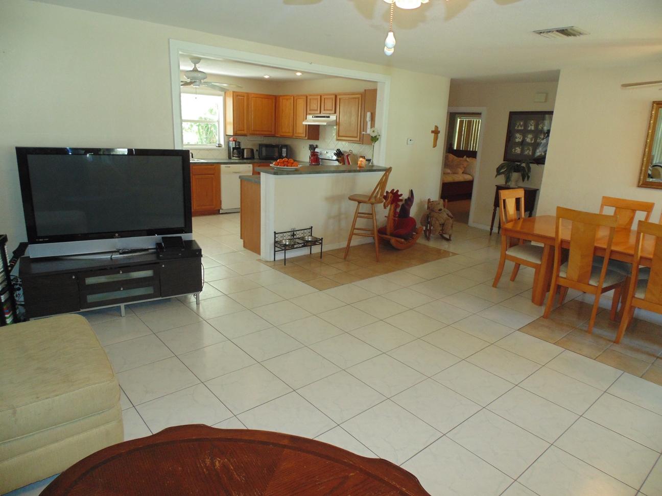 358 Northeast 30th Street Boca Raton, FL 33431 - Photo 3 of 21 Open Living Area