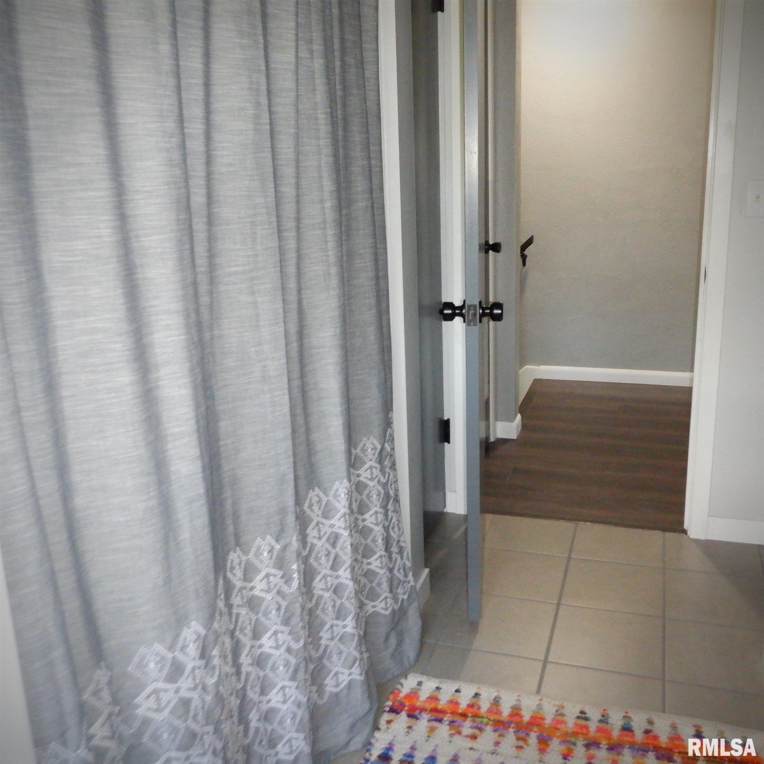 112 South Rustic Road East Peoria, IL 61611 - Photo 17 of 21 Gallery Image 17