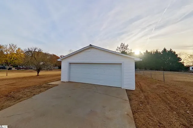 $249,900 | 421 McFall Court, Moore, SC 29369