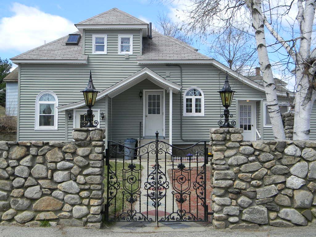 147 Reed Street Manchester, NH 03102 - Photo 1 of 36