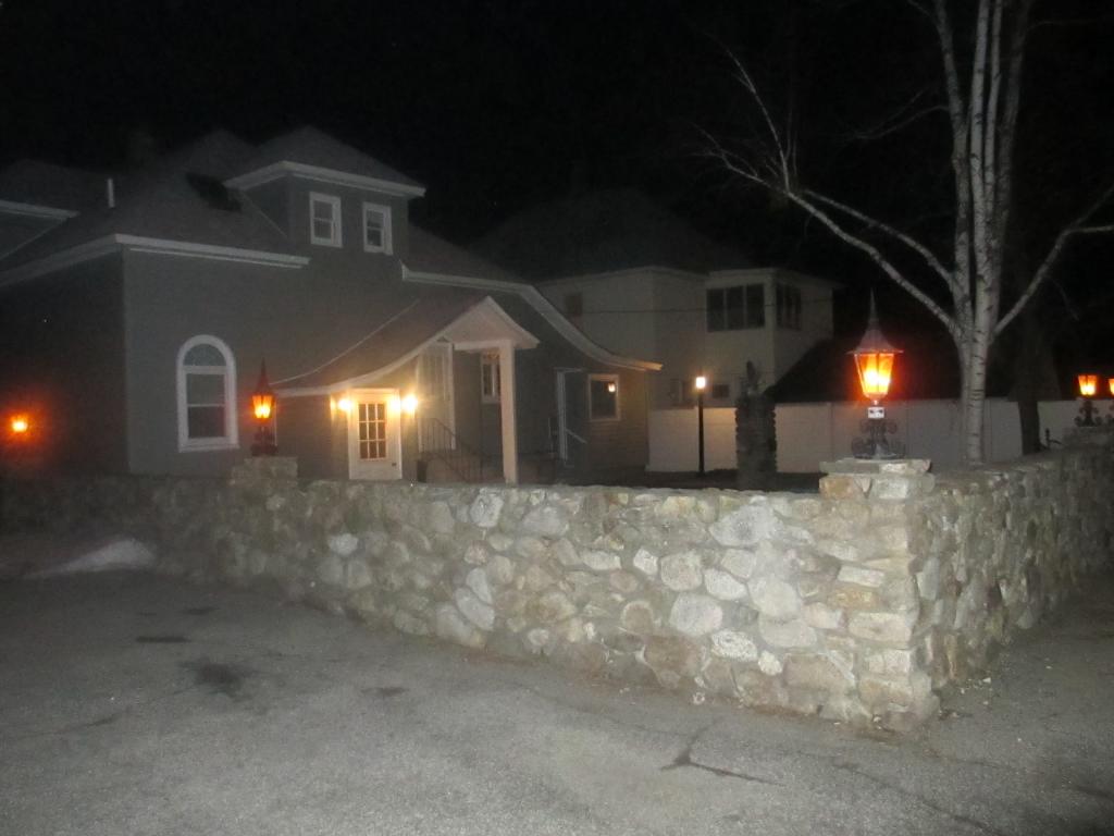 147 Reed Street Manchester, NH 03102 - Photo 4 of 36