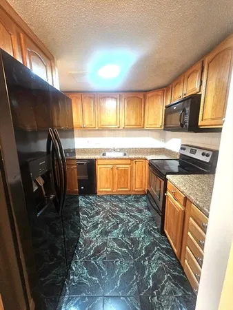 $274,900 | 25 Longworth Avenue, Unit 8, Brockton, MA 02301