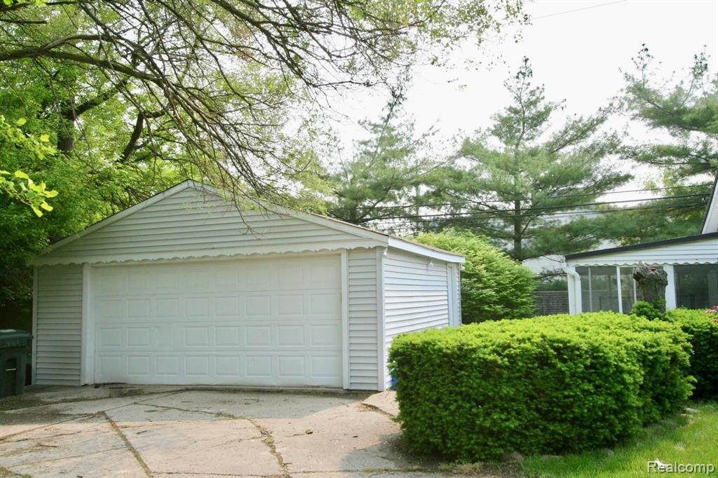 3247 Hickory Lawn Road Rochester Hills, MI 48307 - Photo 17 of 17