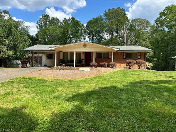 $285,000 | 126 Lyn Avenue, Mount Airy, NC 27030