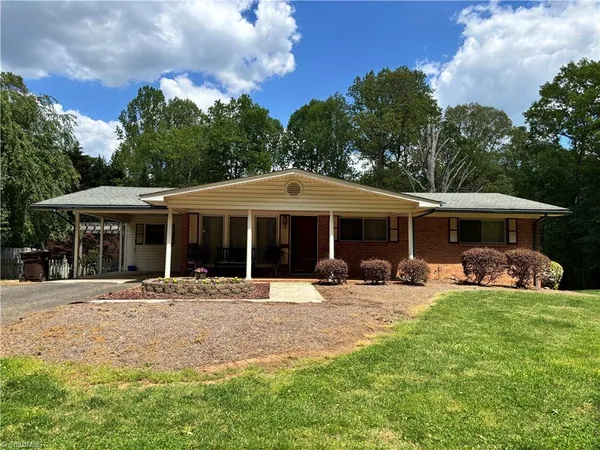$285,000 | 126 Lyn Avenue, Mount Airy, NC 27030