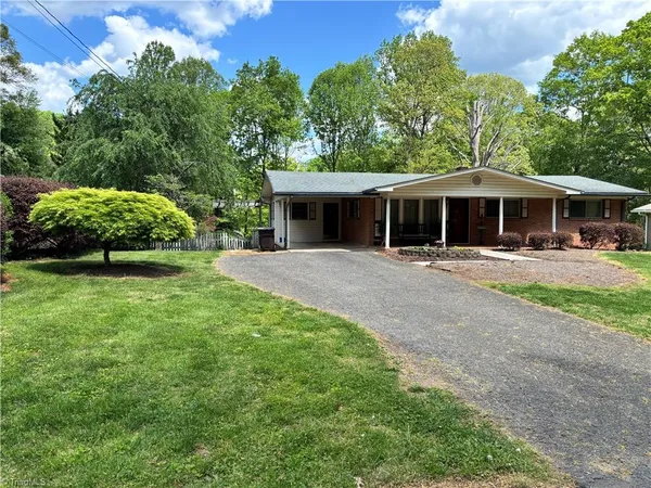$285,000 | 126 Lyn Avenue, Mount Airy, NC 27030