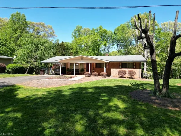 $285,000 | 126 Lyn Avenue, Mount Airy, NC 27030