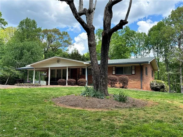 $285,000 | 126 Lyn Avenue, Mount Airy, NC 27030