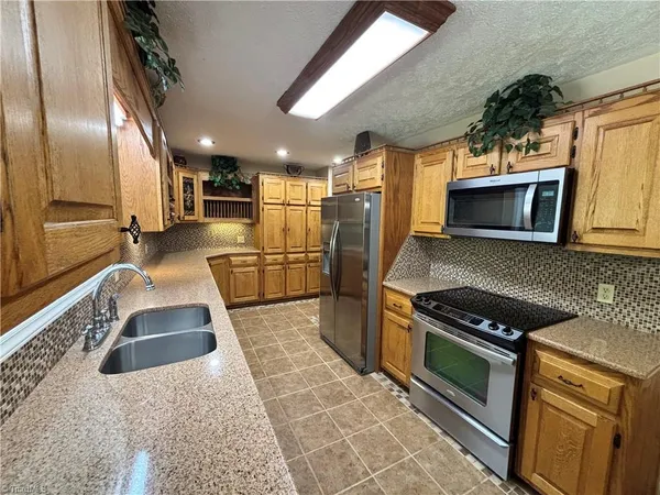$285,000 | 126 Lyn Avenue, Mount Airy, NC 27030