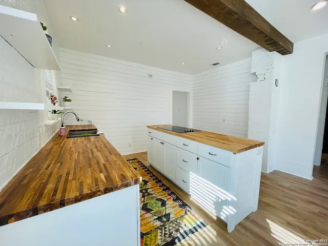 $1,690 | 511 Iowa Street, San Antonio, TX 78203