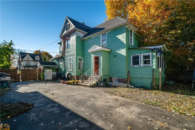$165,000 | 174 Fletcher Street, Tonawanda, NY 14150
