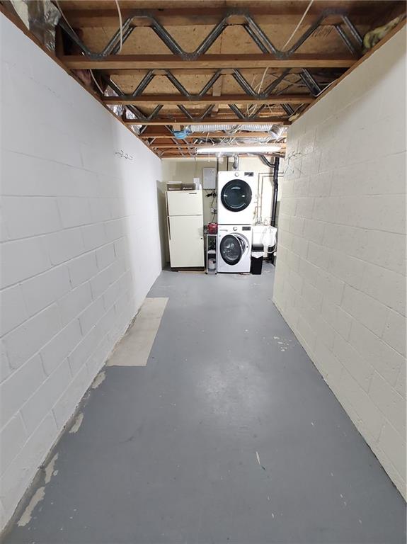 7448 Lighthouse Point Pittsburgh, PA 15221 - Photo 34 of 36 a view of a car garage