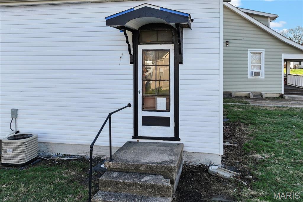 722 Bristow Street Belleville, IL 62221 - Photo 2 of 24