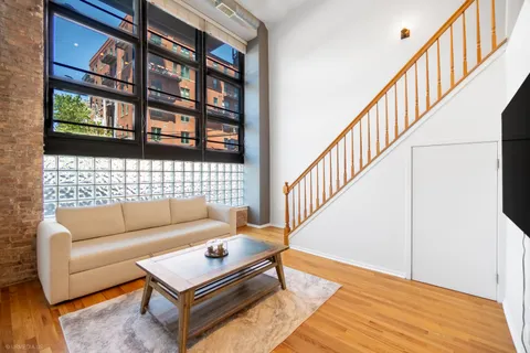 $350,000 | 1601 South Michigan Avenue, Unit 107, Chicago, IL 60616