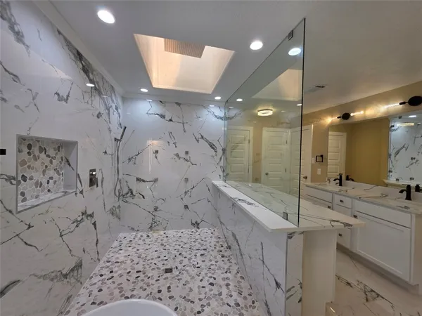$875,000 | 16406 Brook Forest Drive, Houston, TX 77059