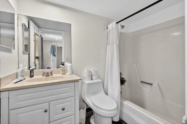 $379,000 | 110 North Delaware Boulevard, Unit 10C, Jupiter, FL 33458