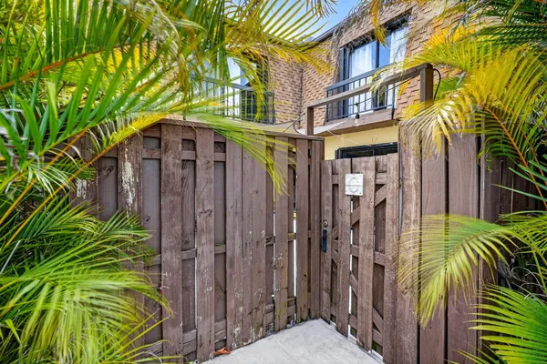 $379,000 | 110 North Delaware Boulevard, Unit 10C, Jupiter, FL 33458