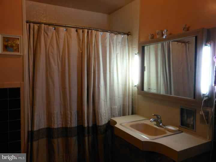 7757 Bennett Road Wyncote, PA 19095 - Photo 13 of 17 Gallery Image 13