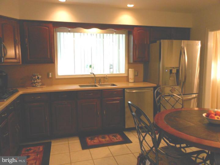 7757 Bennett Road Wyncote, PA 19095 - Photo 8 of 17 Gallery Image 8