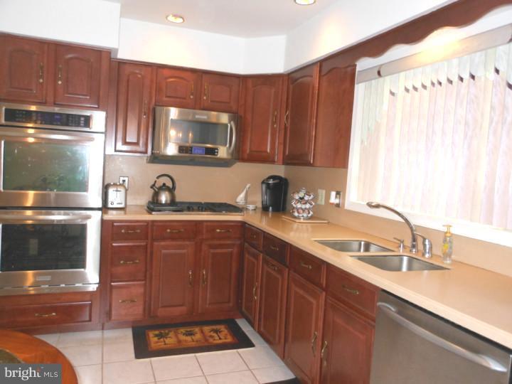 7757 Bennett Road Wyncote, PA 19095 - Photo 9 of 17 Gallery Image 9