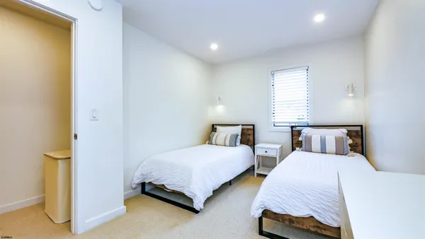 $45,000 | 31 Bayside Court, Margate City, NJ 08402