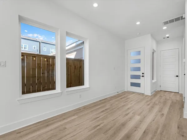 $419,900 | 3034 McGowen Street, Houston, TX 77004