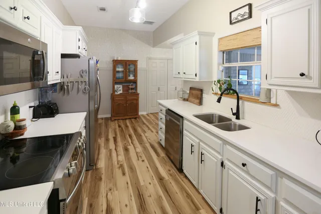 $295,000 | 3011 Windwood Circle, Flowood, MS 39232