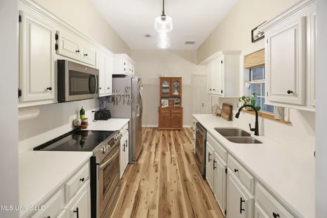 $295,000 | 3011 Windwood Circle, Flowood, MS 39232