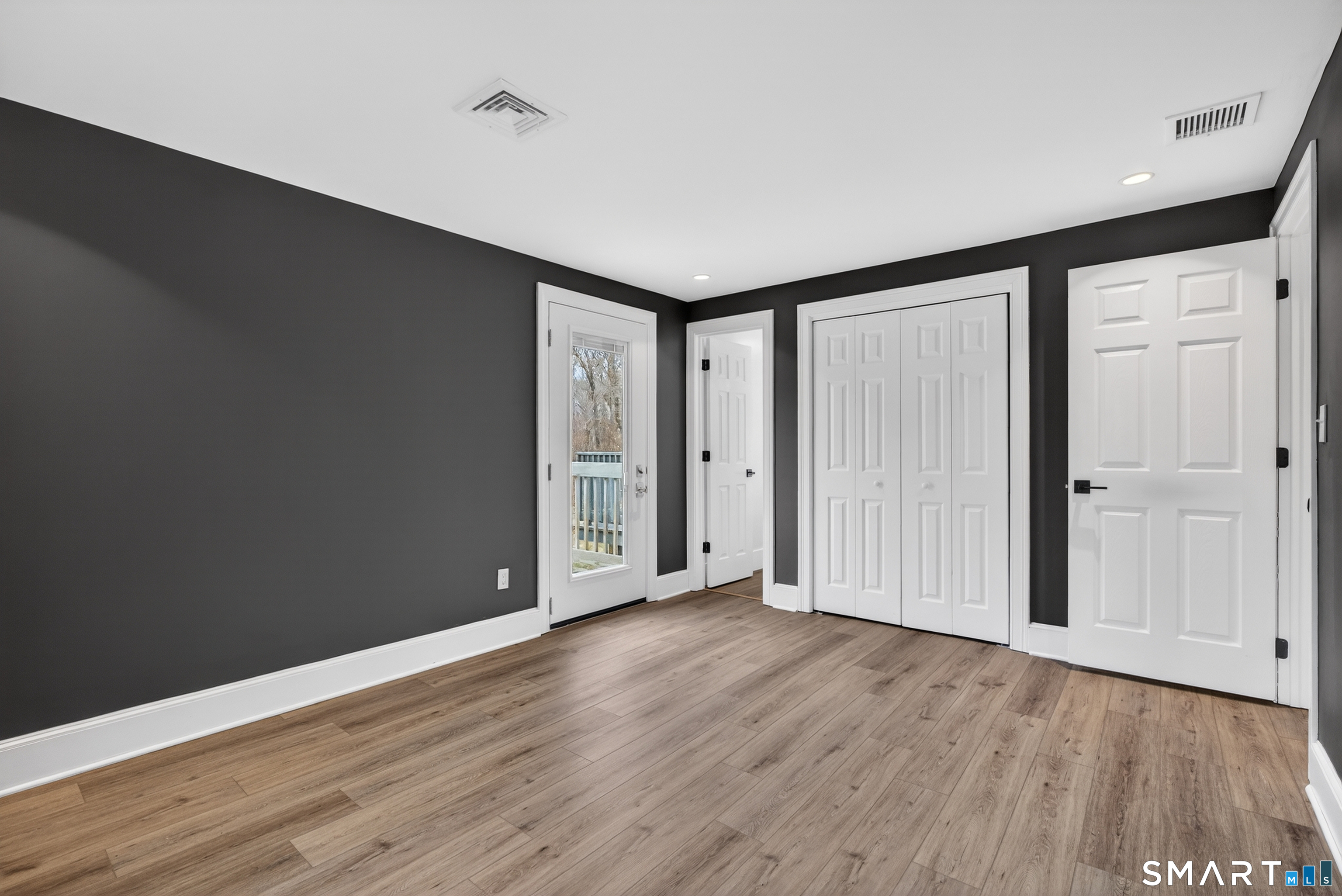 258 Nut Plains Road Guilford, CT 06437 - Photo 11 of 35