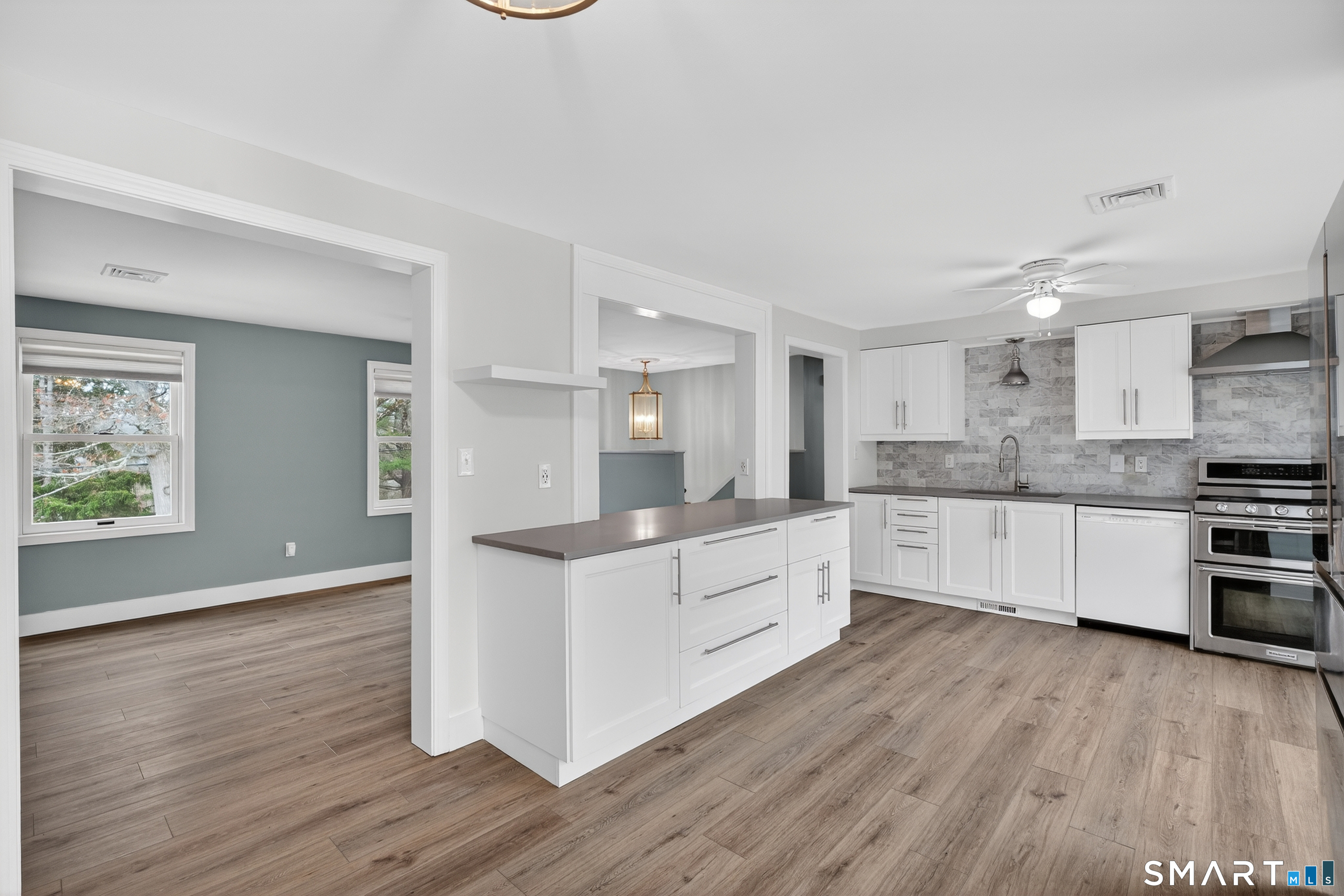 258 Nut Plains Road Guilford, CT 06437 - Photo 4 of 35