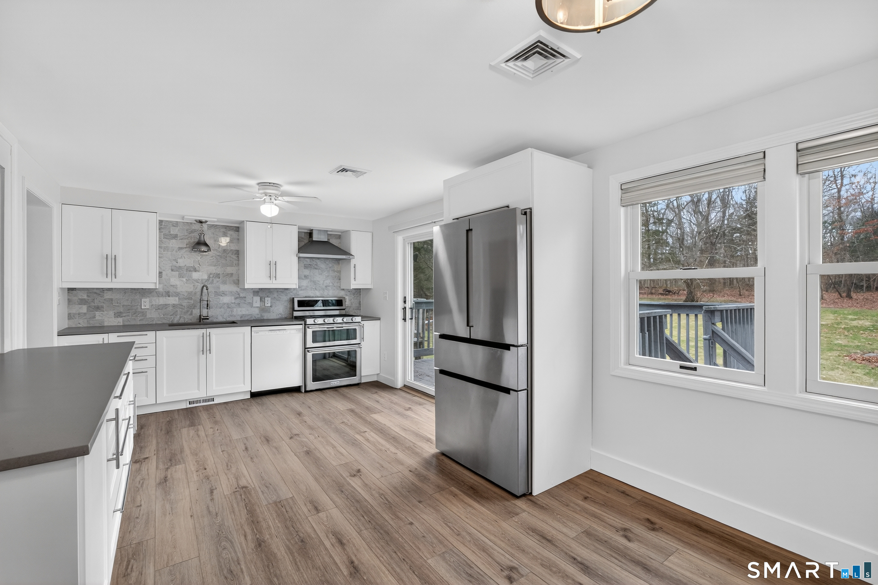 258 Nut Plains Road Guilford, CT 06437 - Photo 7 of 35