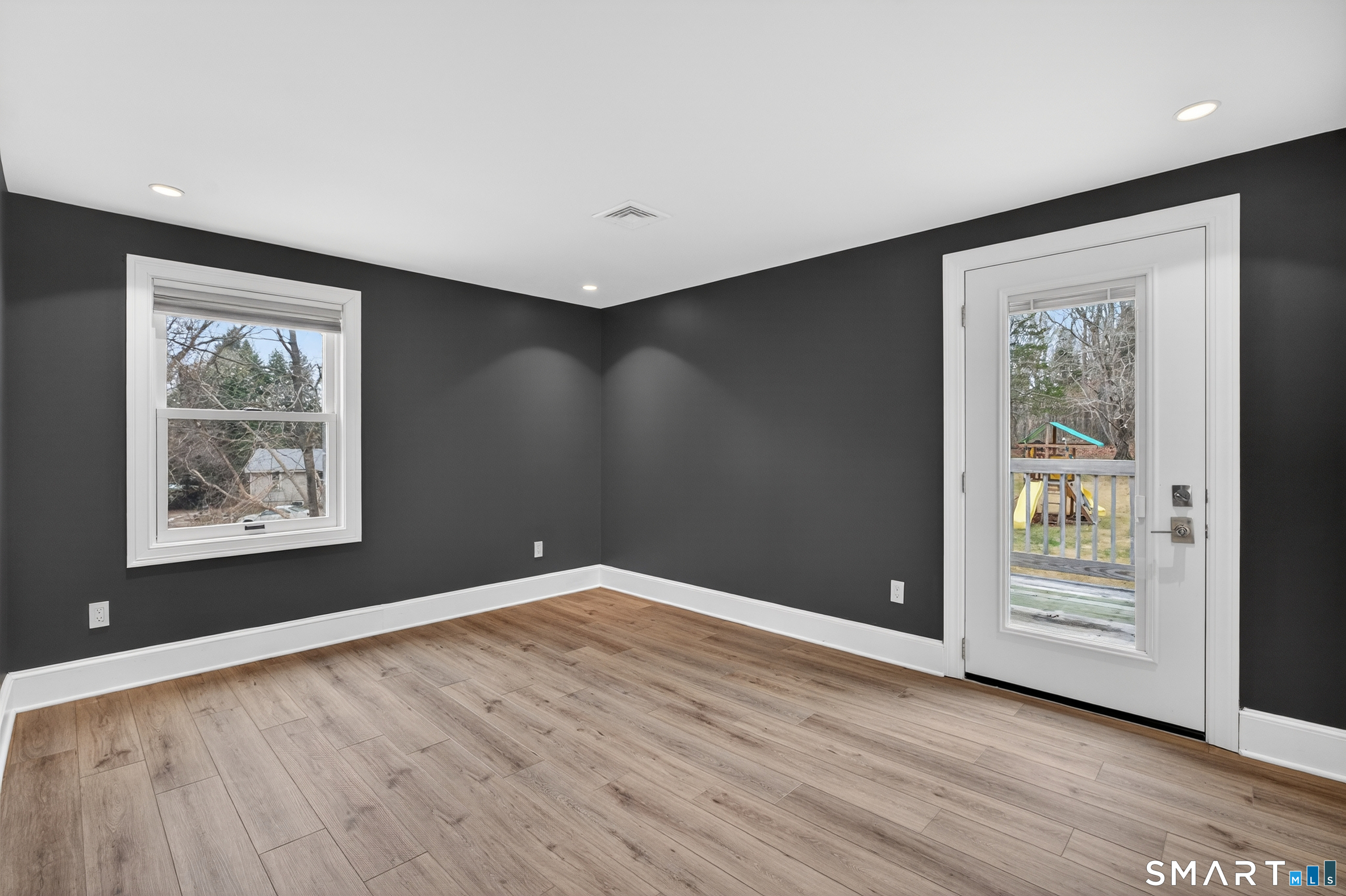 258 Nut Plains Road Guilford, CT 06437 - Photo 10 of 35