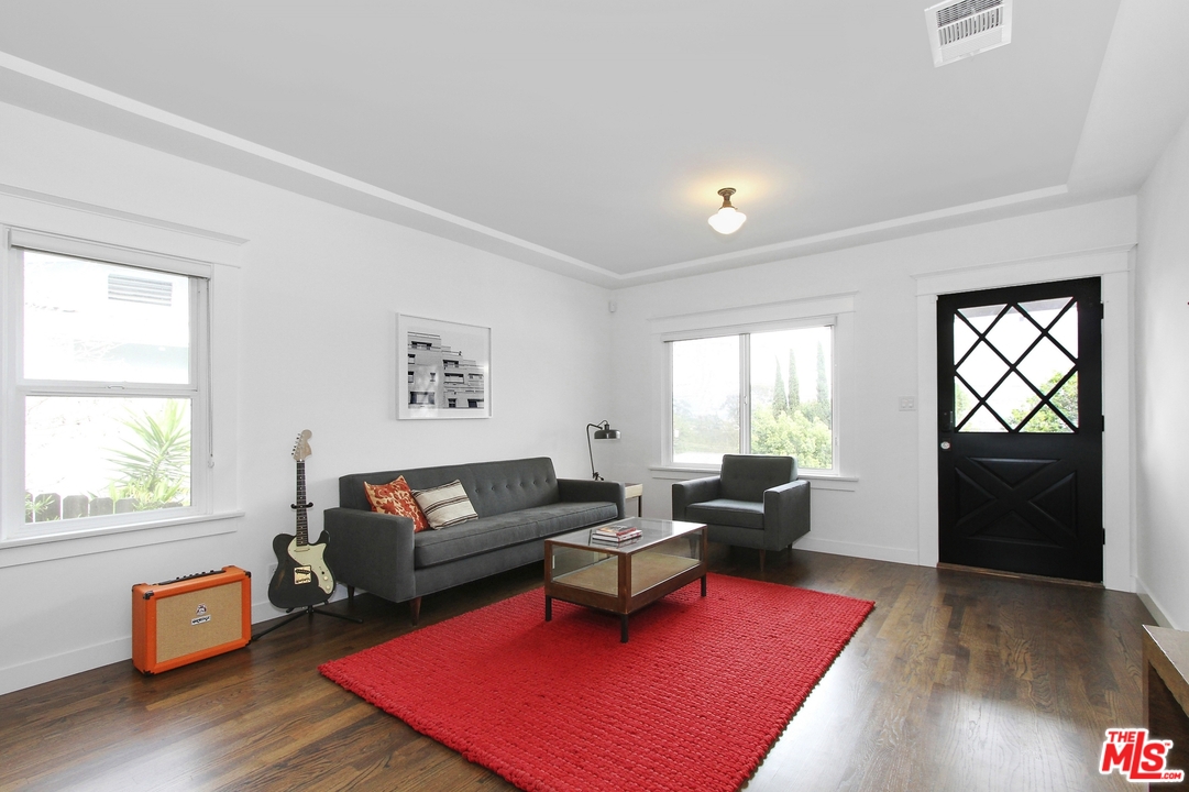 2445 Riverside Place Los Angeles, CA 90039 - Photo 4 of 23 Gallery Image 4