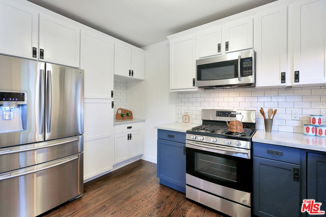 2445 Riverside Place Los Angeles, CA 90039 - Photo 8 of 23 Gallery Image 8