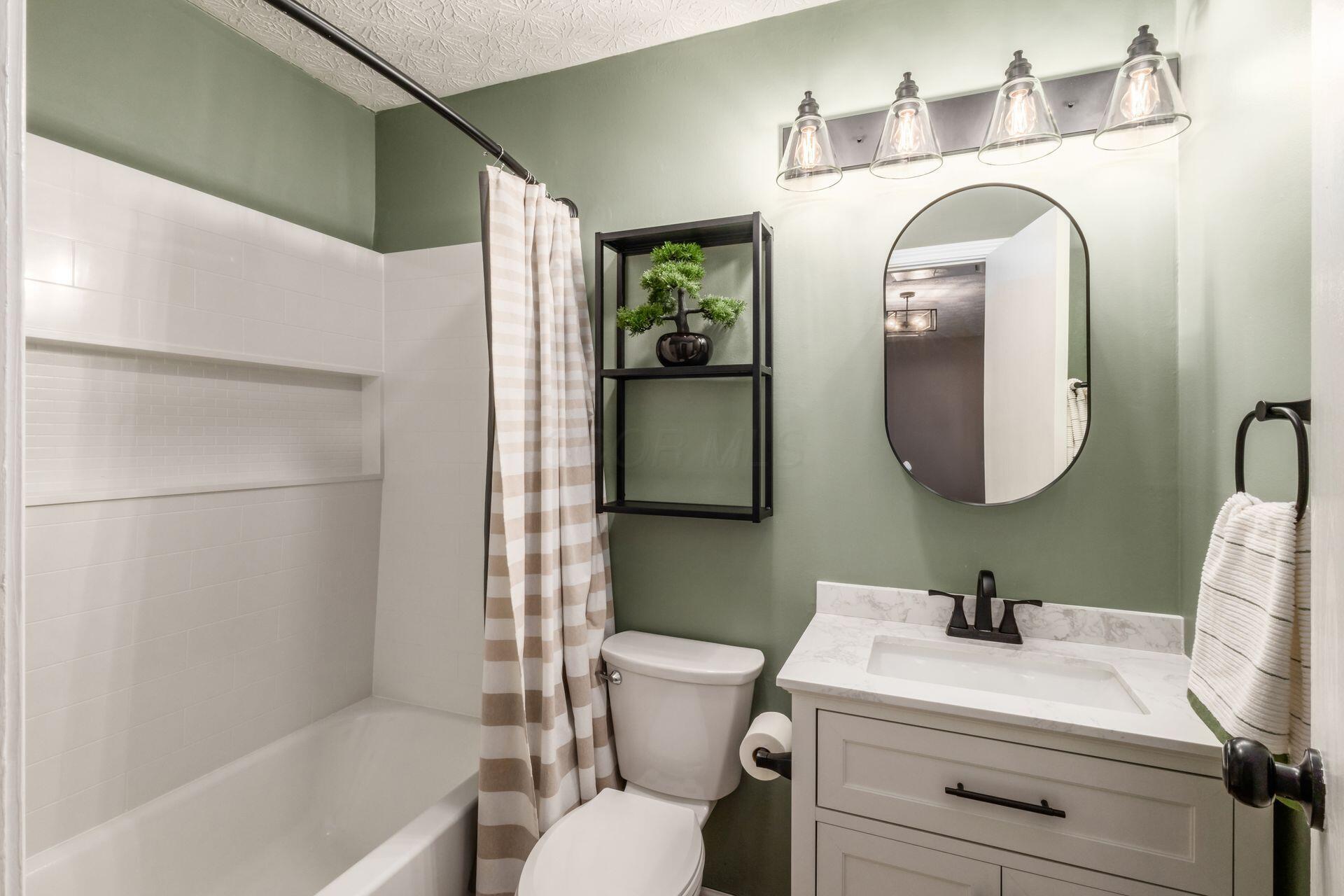 148 Ravine Ridge Drive South Powell, OH 43065 - Photo 32 of 44 Full Bathroom