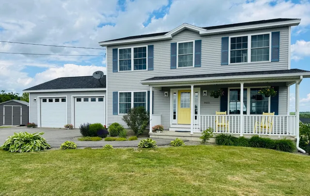 $537,500 | 905 Blackstream Road, Hermon, ME 04401