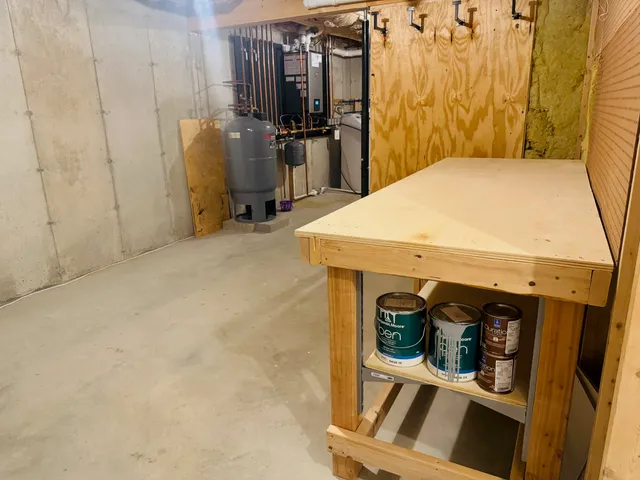 $538,500 | 905 Blackstream Road, Hermon, ME 04401