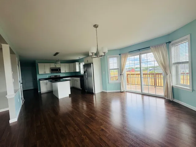 $538,500 | 905 Blackstream Road, Hermon, ME 04401