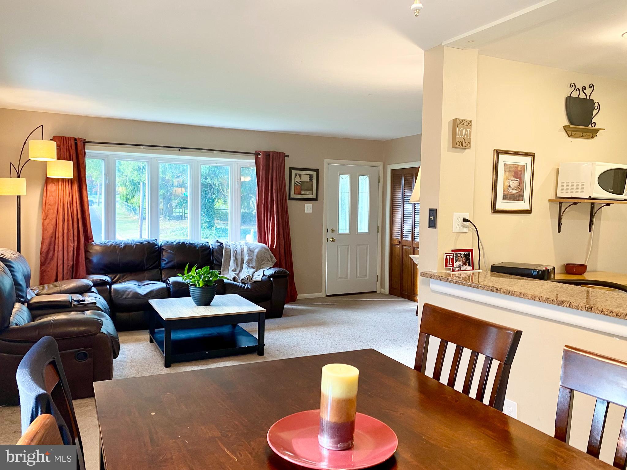 1369 Dennis Road Southampton, PA 18966 - Photo 5 of 19 LIVING ROOM/DINING ROOM
