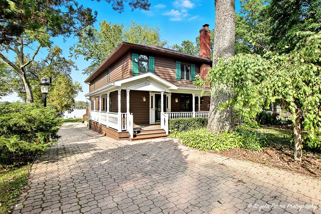 $824,000 | 22806 West Loon Lake Boulevard, Antioch, IL 60002