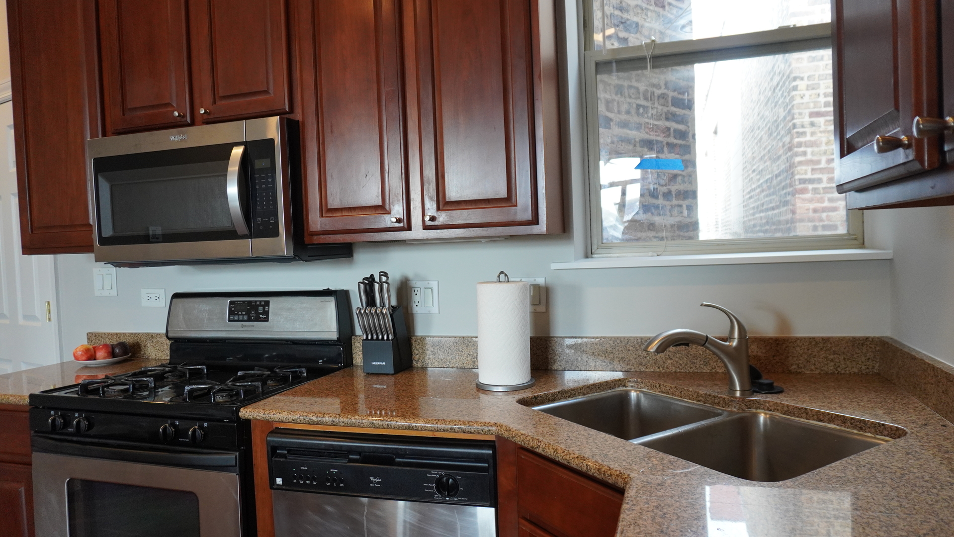 1652 West Walnut Street, Unit 3 Chicago, IL 60612 - Photo 6 of 14