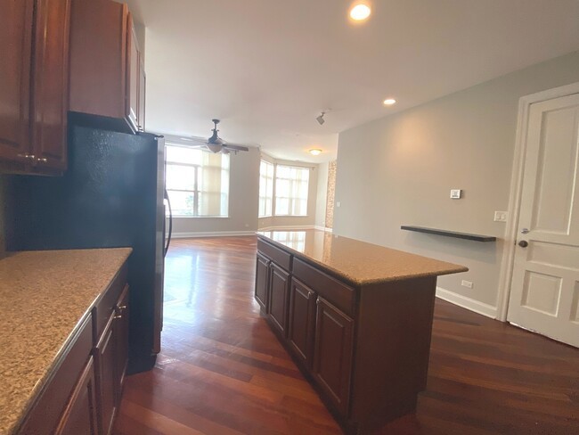 1652 West Walnut Street, Unit 3 Chicago, IL 60612 - Photo 7 of 14