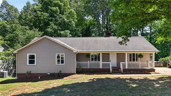 $430,000 | 7 Holly Crest Court, Greensboro, NC 27410