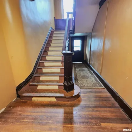 $275,000 | 11 Oak Lane, Davenport, IA 52803