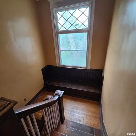 $275,000 | 11 Oak Lane, Davenport, IA 52803